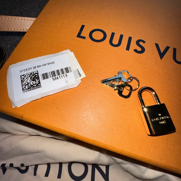 Louis Vuitton Brown and Tan Monogram Set - Picture 5 of 8